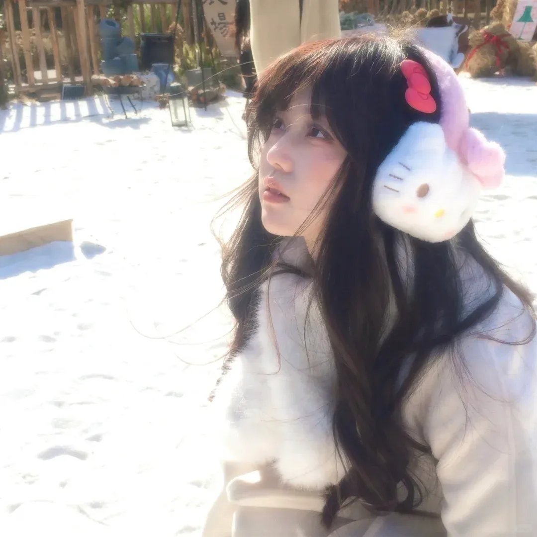 退隐后三个美女住我家